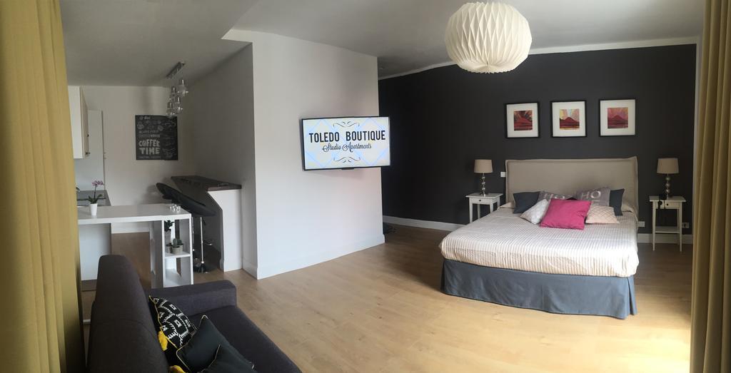Toledo Boutique Studio Apartments Naples Luaran gambar