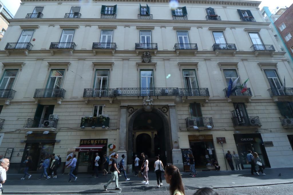 Toledo Boutique Studio Apartments Naples Luaran gambar